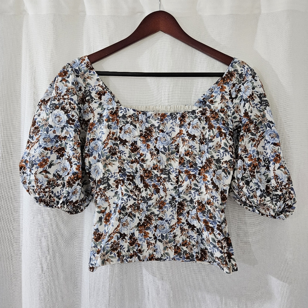 Abercrombie & Fitch Puff Sleeve Floral Top